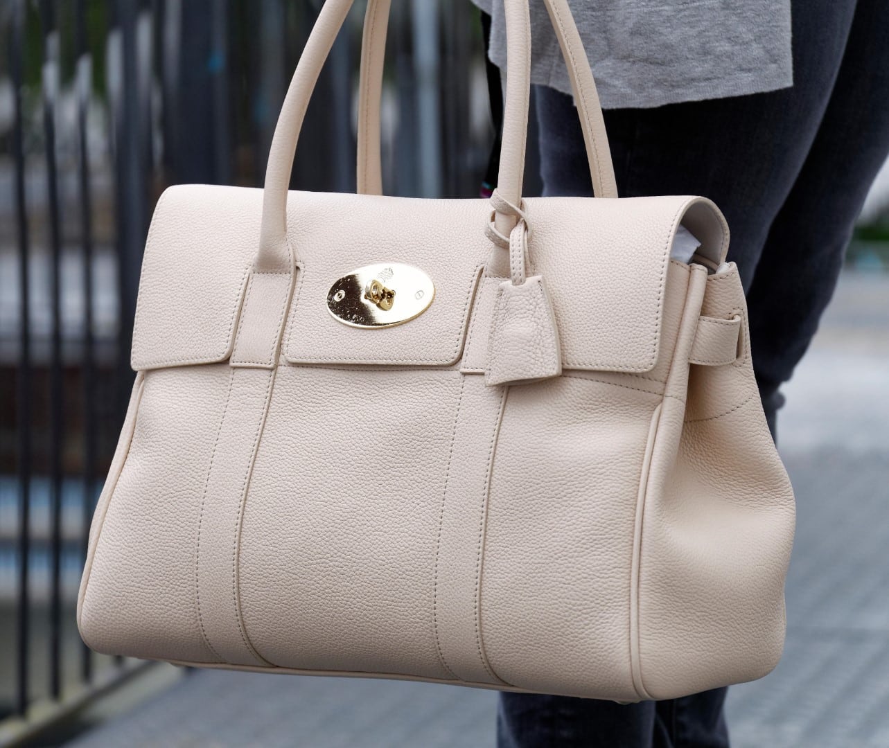 Mulberry Bayswater Handbag, Mulberry is a fashion company founded in the United Kingdom in 1971