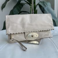 Mulberry Cookie Clutch in Pebbled Beige Soft Matte Leather with shiny gold hardware - Image 2