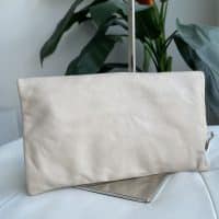 Mulberry Cookie Clutch in Pebbled Beige Soft Matte Leather with shiny gold hardware - Image 5