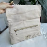 Mulberry Cookie Clutch in Pebbled Beige Soft Matte Leather with shiny gold hardware - Image 10