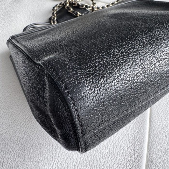 Mulberry Regular Lily in Black Glossy Goat Leather with shiny gold hardware - Image 13