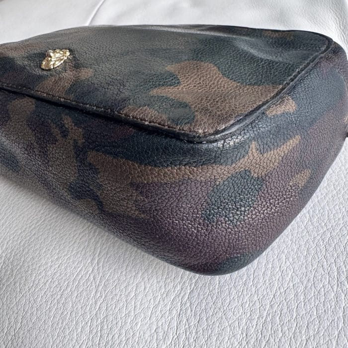 Mulberry Cara Camo Zipped Pochette Wristlet in Green Camo Printed Goat - Image 11